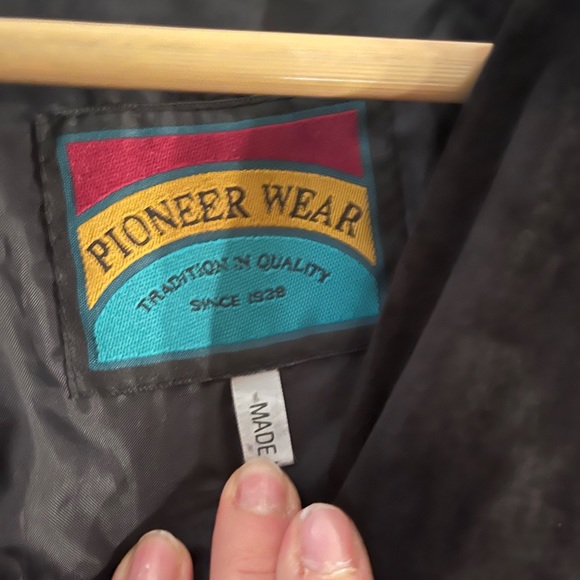 Pioneer Wear black suede jacket with fringe - Picture 2 of 3